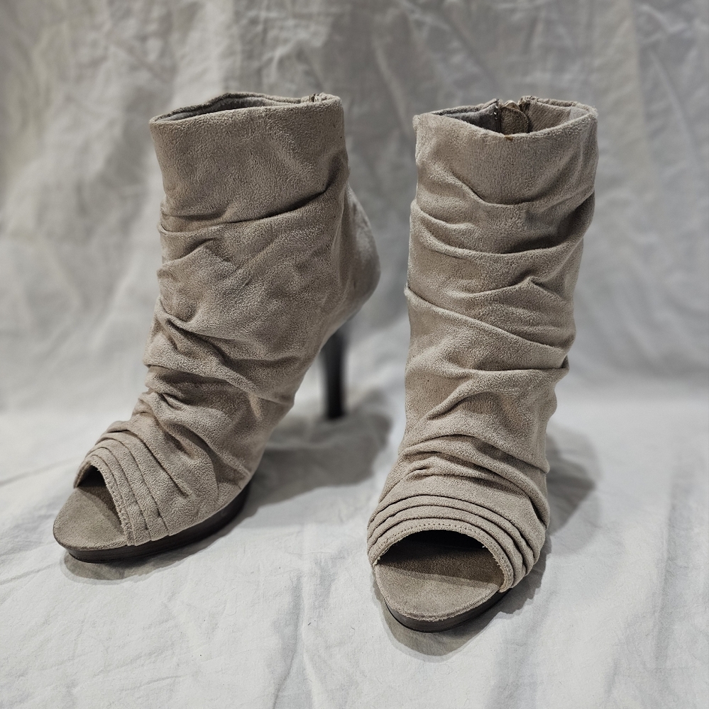 FIONI Tan Heeled Boots Peep-Toe Slouchy Design